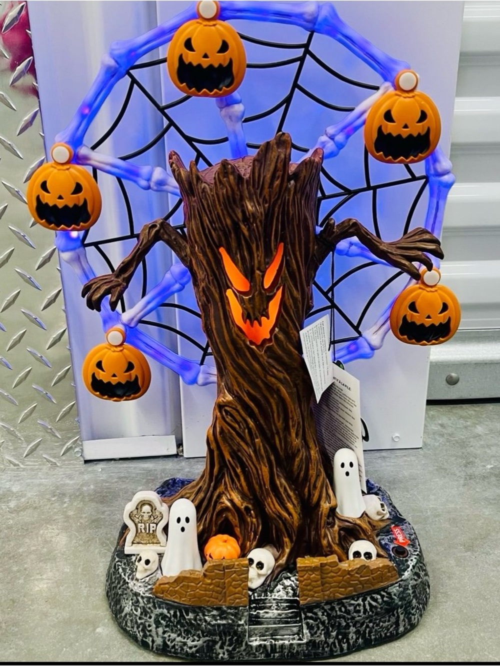 NWT Viral Halloween spooky light up musical pumpkin Ferris wheel
$150.00